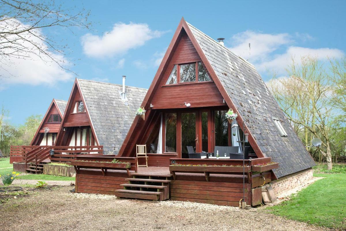 格拉弗姆水上山林小屋 Grafham 外观 照片